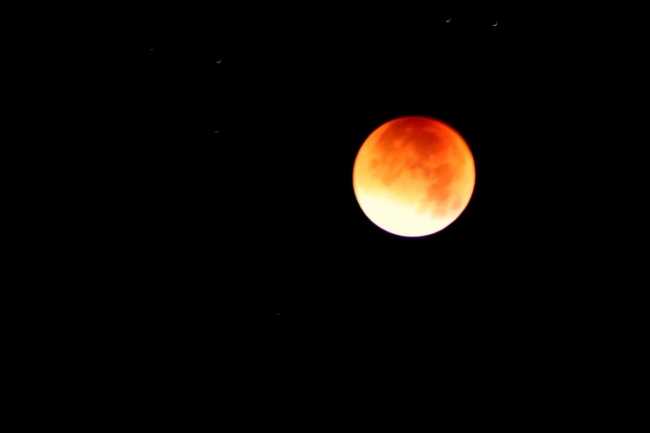 lune rouge wellin muriel crivelli.jpg