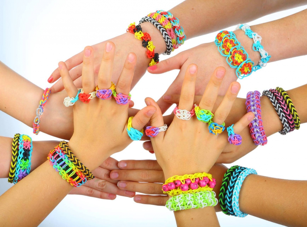 Loisir enfant : Comment réaliser son bracelet Rainbow Loom
